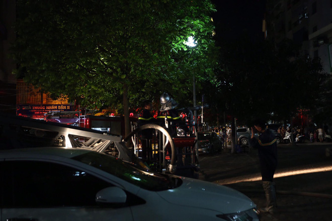 Hà Nội: Cháy nhà chung cư trên đường Trần Thái Tông, nhiều cư dân hoảng loạn tháo chạy